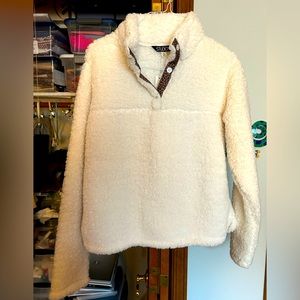 Francesca’s NWT Angel Sherpa w/cheetah trim fleece pullover sweater, size S